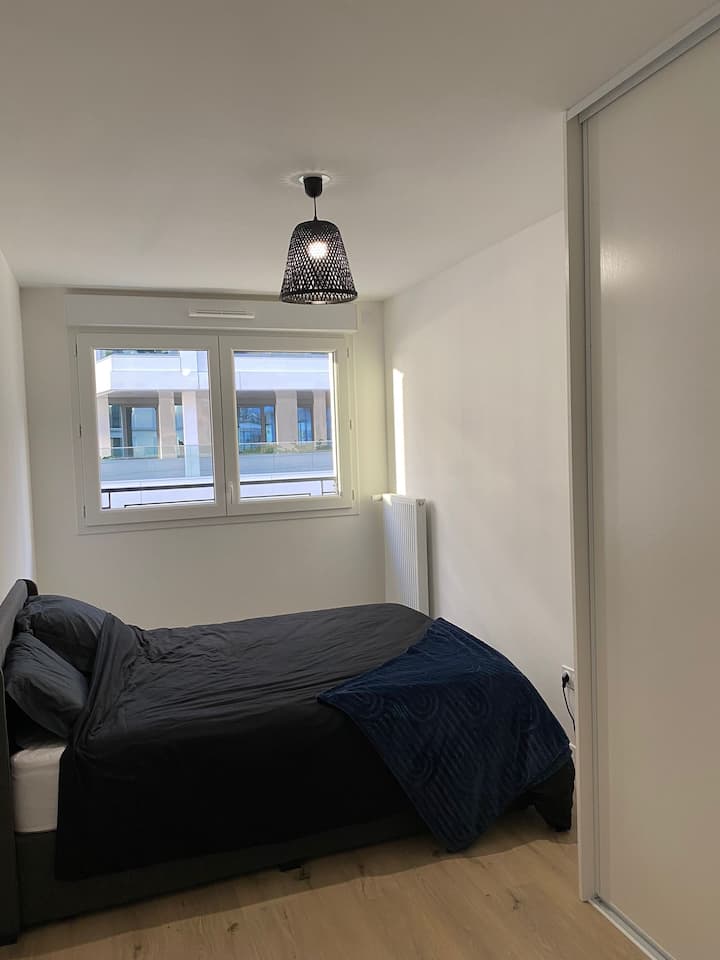 საძინებელი 1