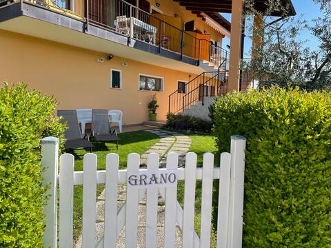 Quiet place, private garden and bike storage