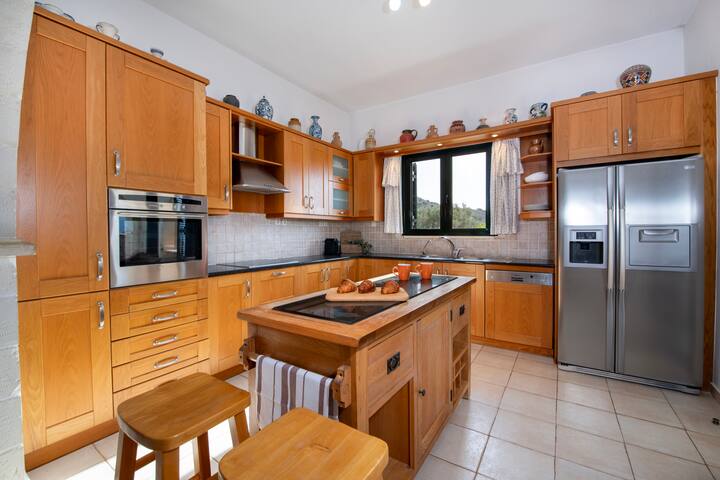 Villa Piper- Jacuzzi – Pool – Near The Beach gallery image 3