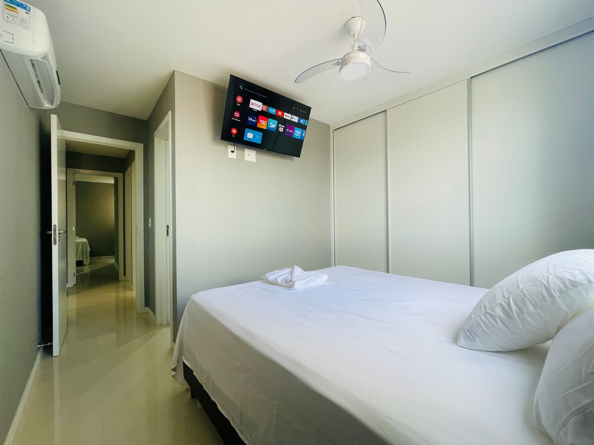 Krevat dopio "Queen" për askënd që të mos bjerë nga ajo rsrs  