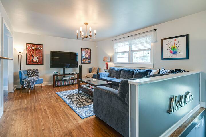 GREAT FOE LARGE GROUPS SLEEPS 12 Close to DOWNTOWN gallery image 2