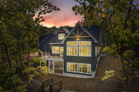 Luxury Lakefront & Skiing Paradise