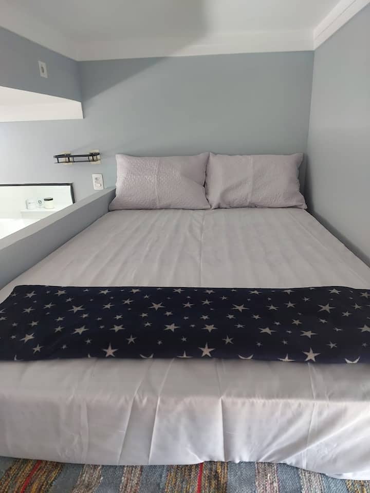 cama casal suspensa