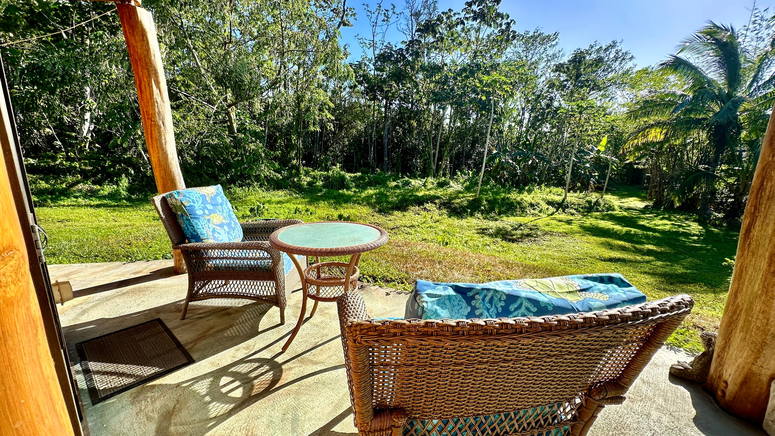 Coastal Jungle Bamboo Cottage ~ 3 - Photo 6