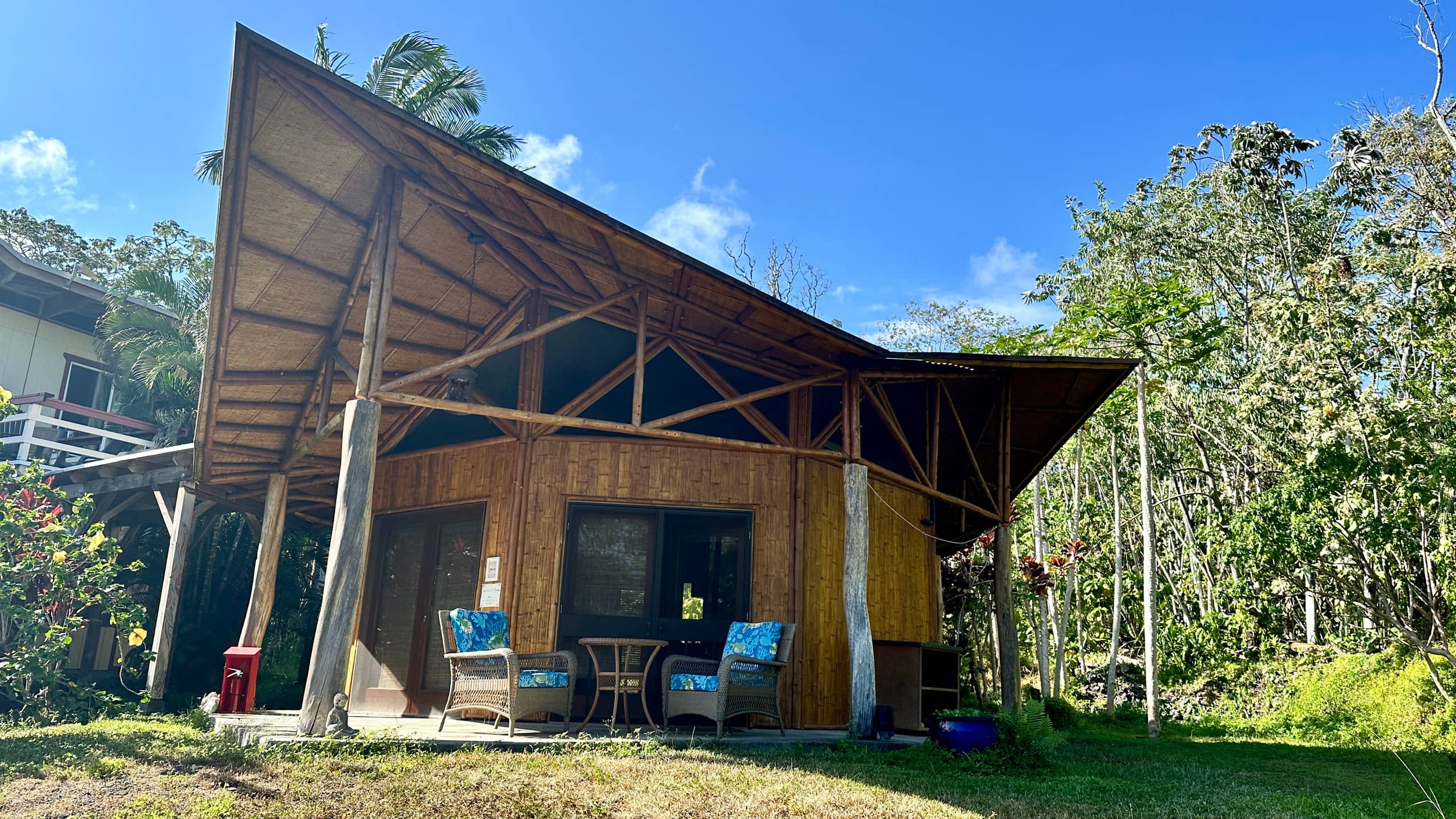 Coastal Jungle Bamboo Cottage ~ 3 - Photo 10