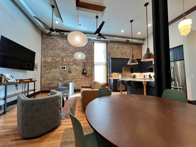 1882 Lofts – 201 – Downtown 2nd & Church gallery image 3