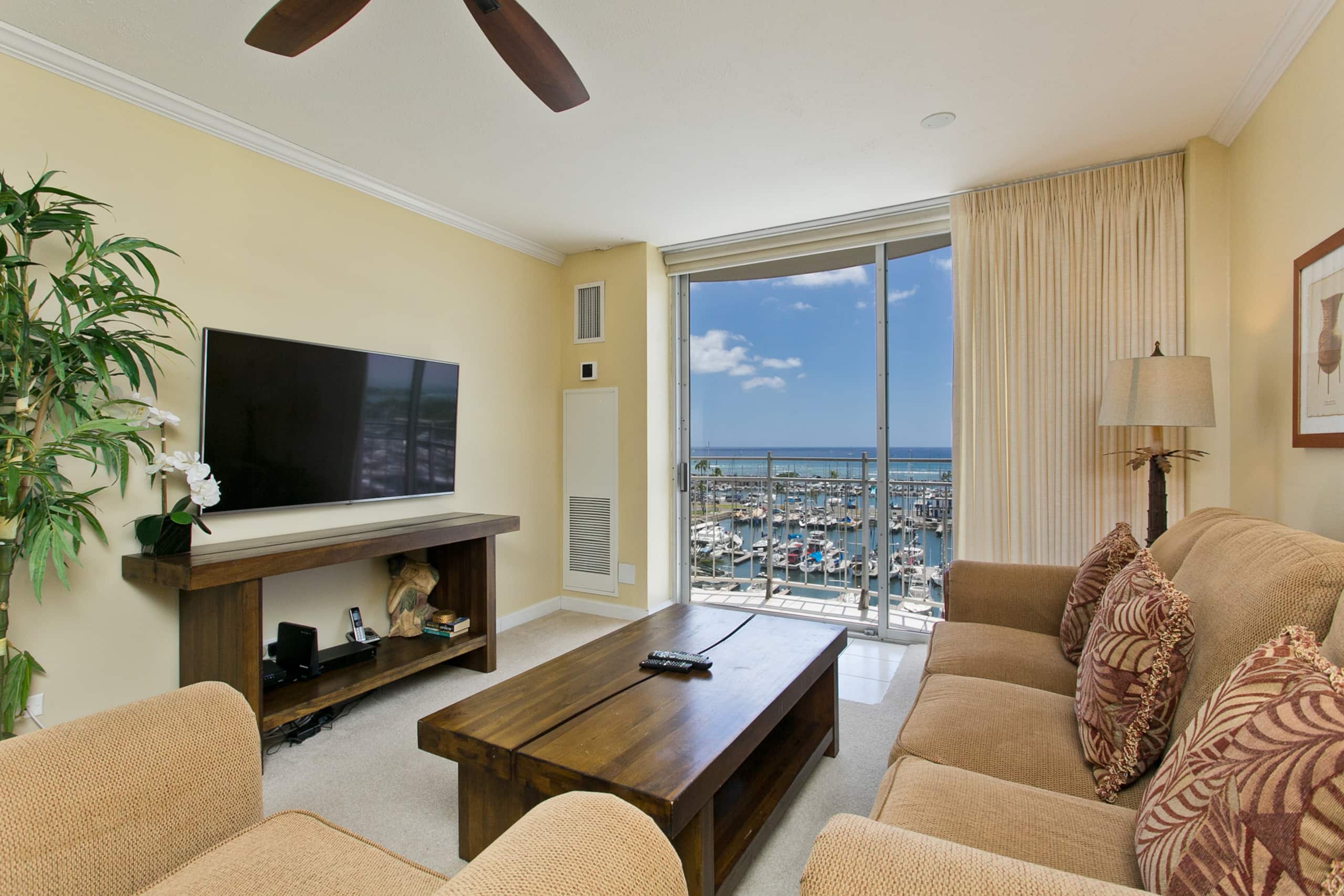 Oceanfront Oasis: Renovated Coastal Retreat - Image 4