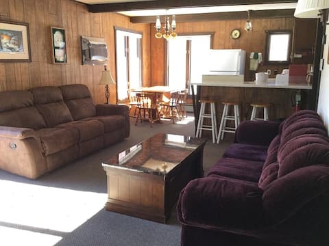 Piper House Chalet 36 guests