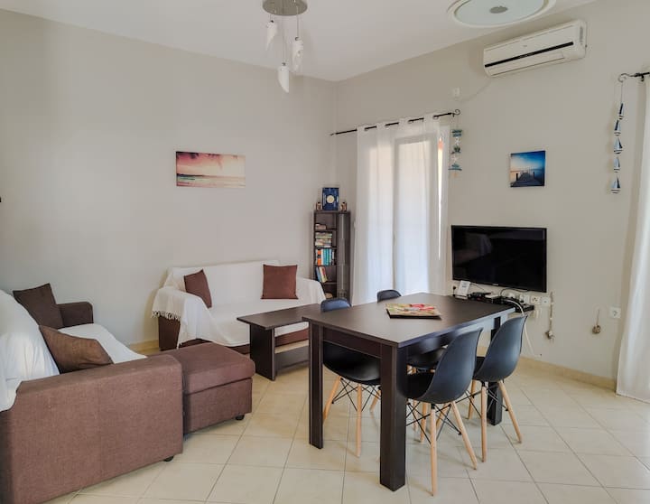 Beachside Two-bedroom House With Shared Pool - Corfù
