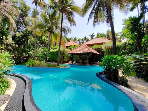 Luxurious 4 BR Balinese Villa in Thal