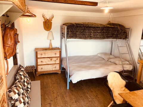 Cozy retro studio in Verbier