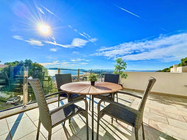 Villa with view & private pool