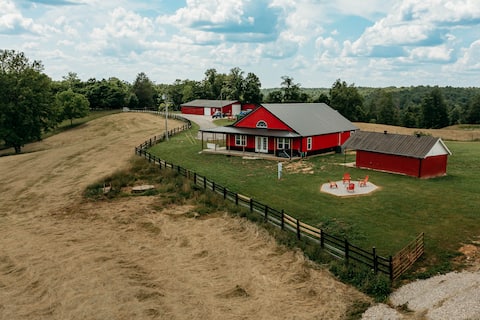 Modern 57 acre Barndo/ Game room /Hot Tub & Views