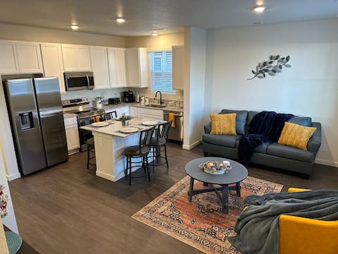 Spacious townhome in small town Johnstown