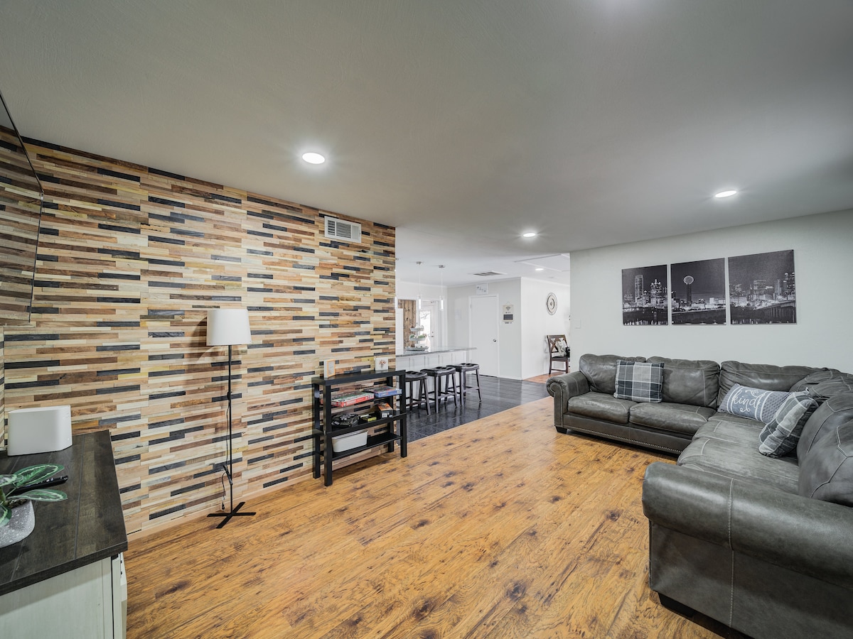 Top performing Airbnb: Spacious Home near DFW Airport! in Euless