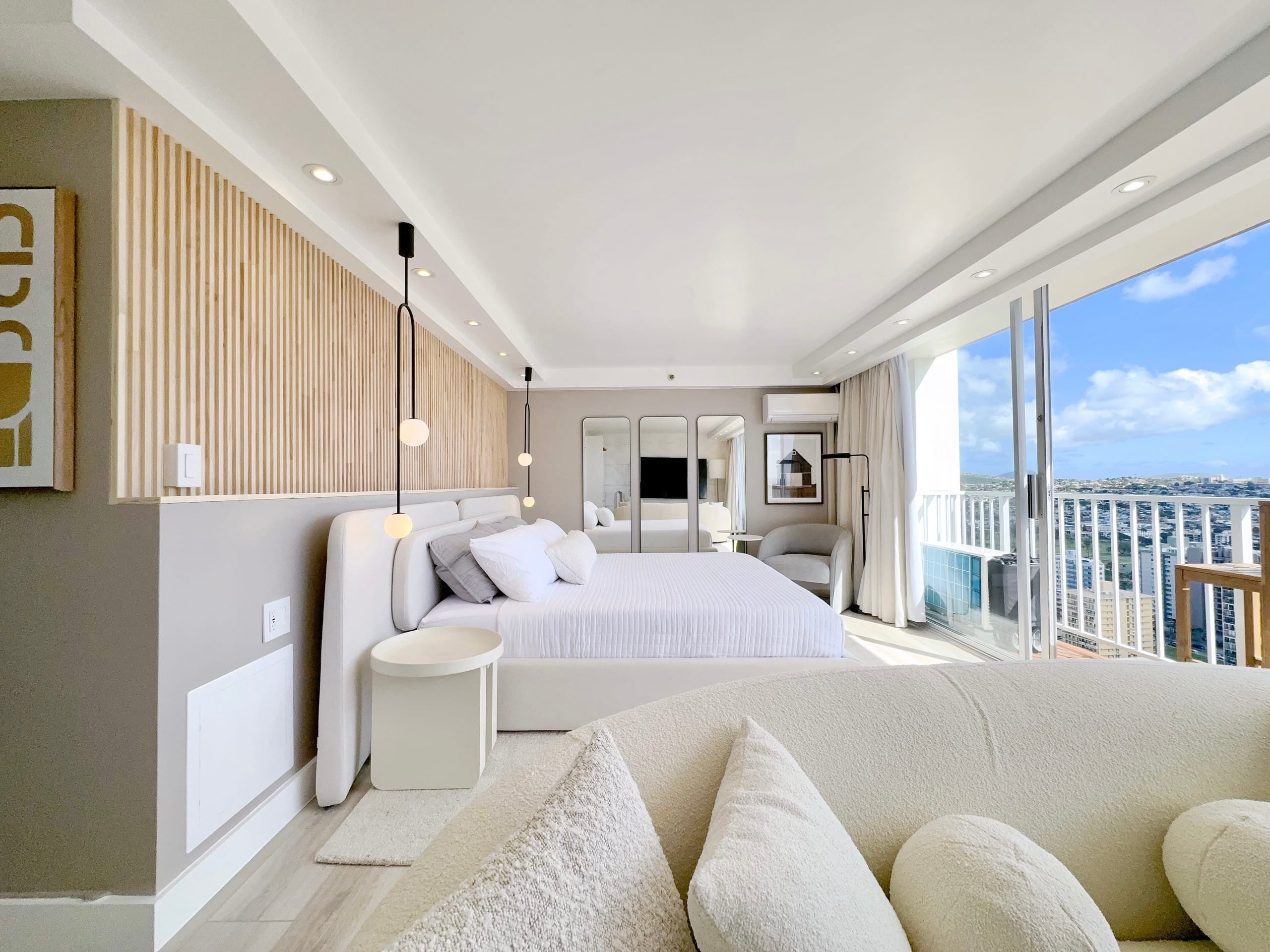 32F-Penthouse Pacific Monarch Studio-Ocean View - Image 2