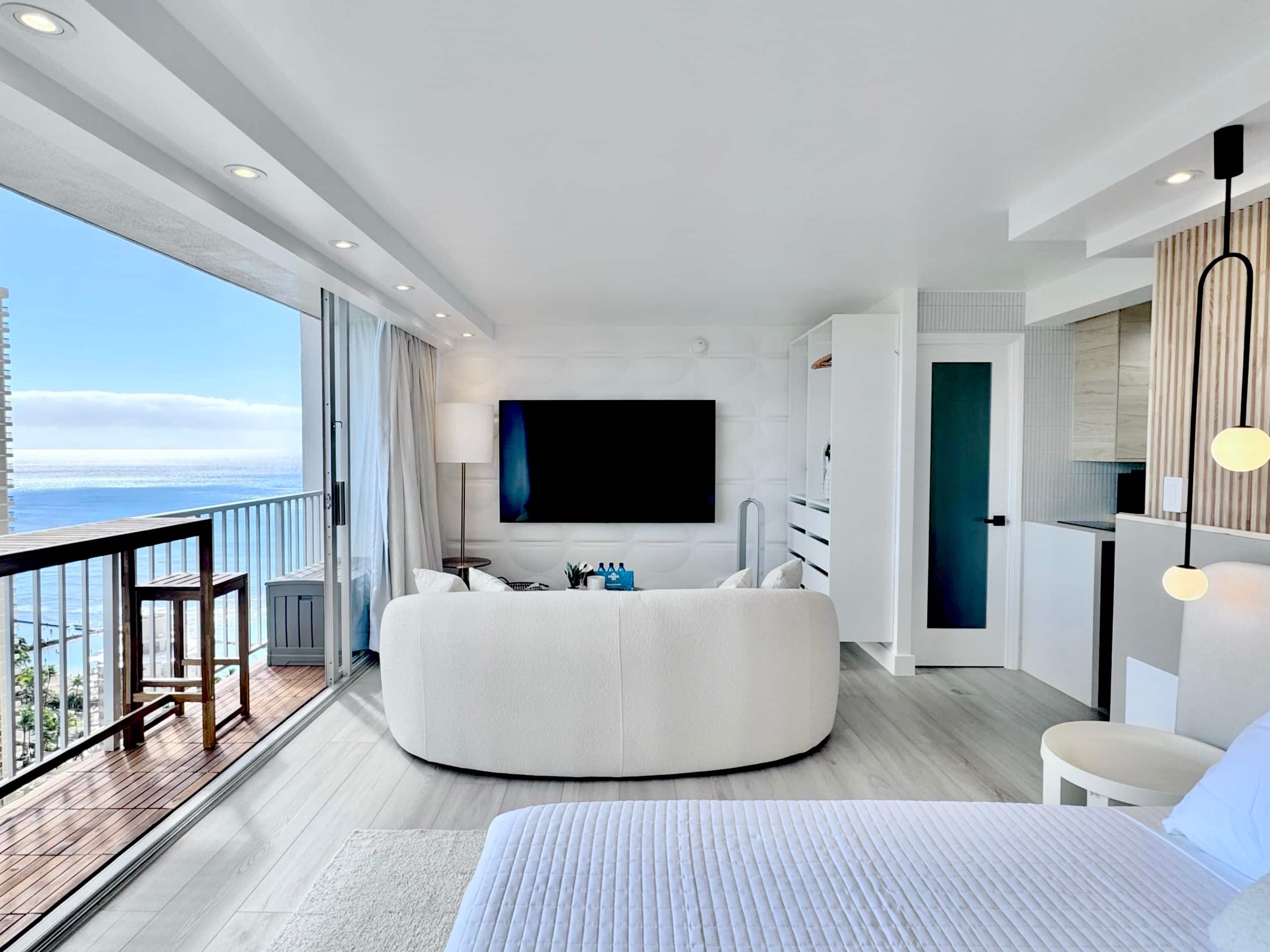 32F-Penthouse Pacific Monarch Studio-Ocean View - Image 6