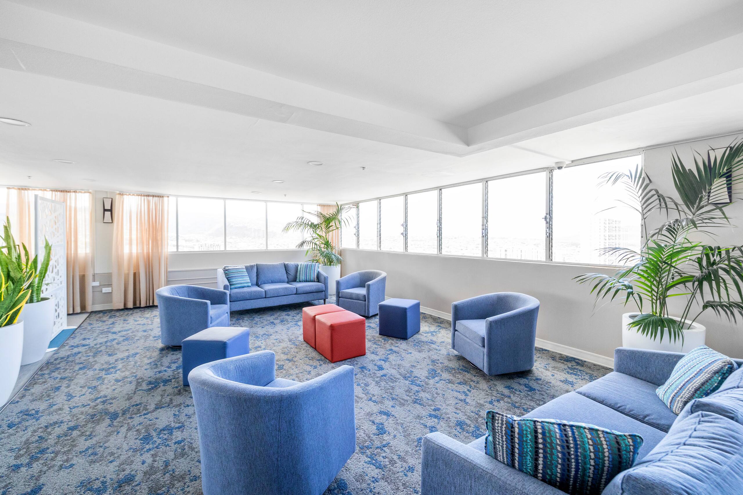 Condo in Honolulu · ★4.82 · Studio · 1 bed · 1 private bath - Image 38