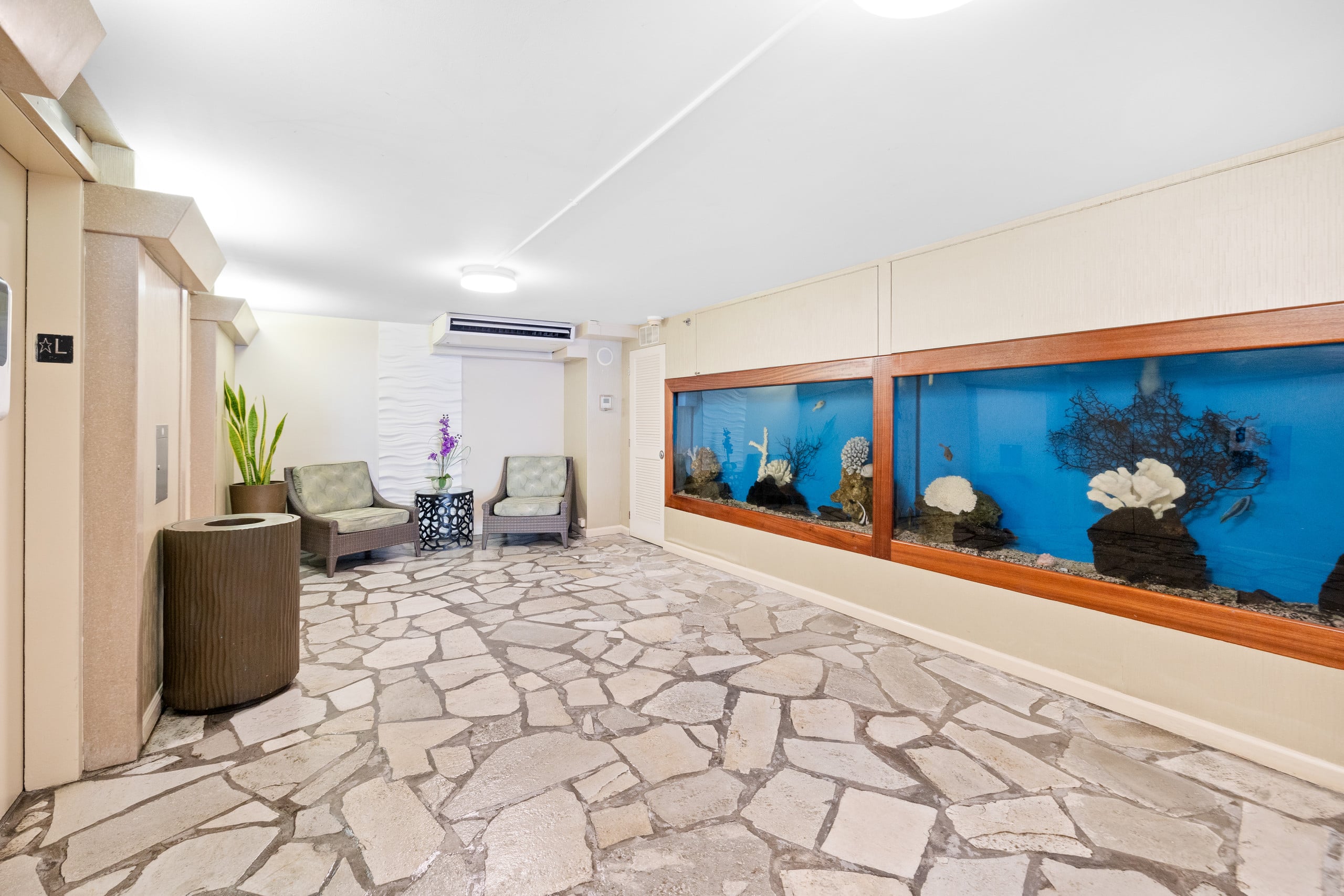 Condo in Honolulu · ★4.82 · Studio · 1 bed · 1 private bath - Image 48