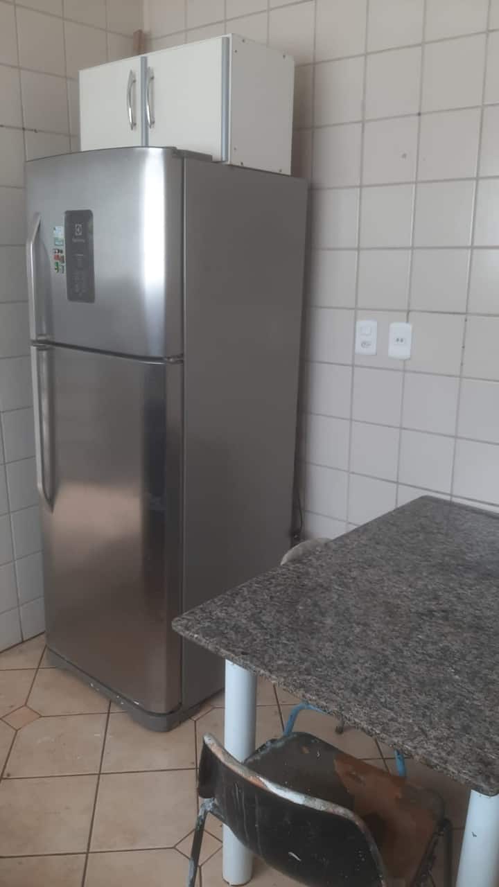 Privacidade Microcasa: Grande Quarto E 2 Garagens - Bauru
