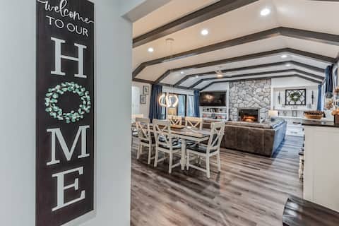 Riveredge Retreat: Hot Tub, Kayaks, 5 Beds Near ND