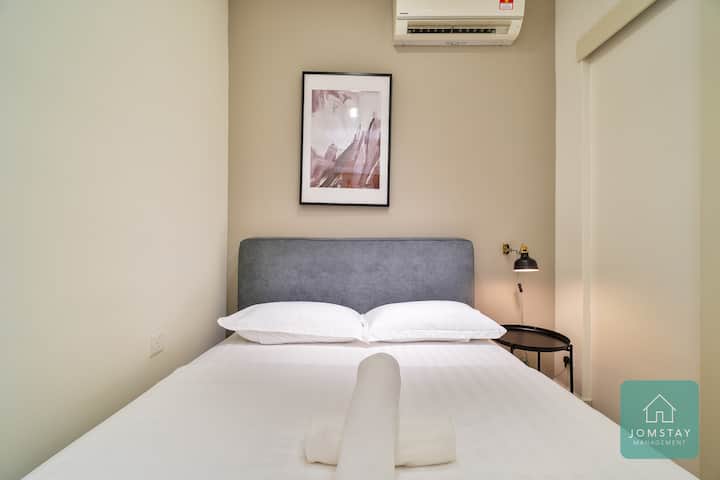 Dormitorio 3: 1 cama tamaño queen con baño adjunto