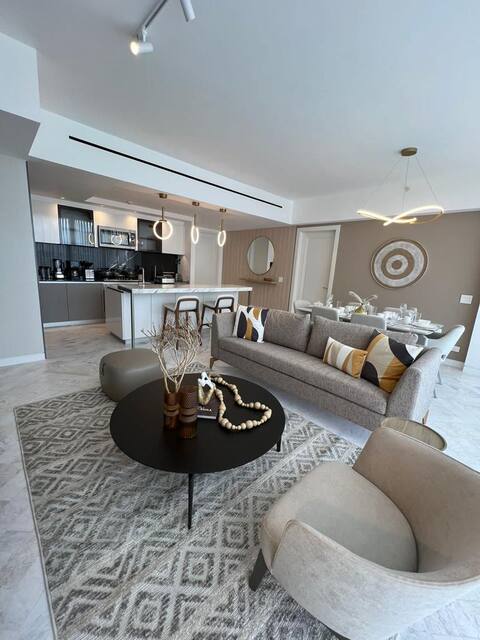 Apt. 17H in Wanders & Yoo Marbella