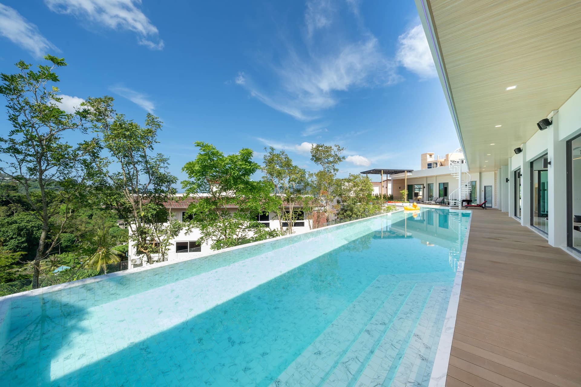 35-metre infinity pool