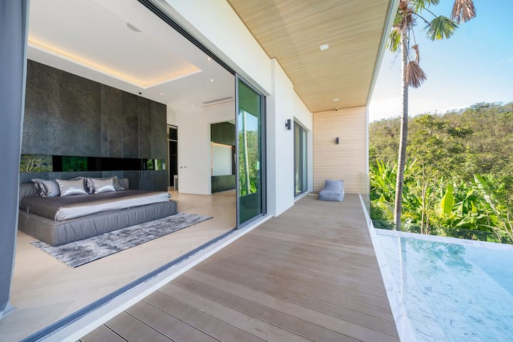 Bedroom with pool access