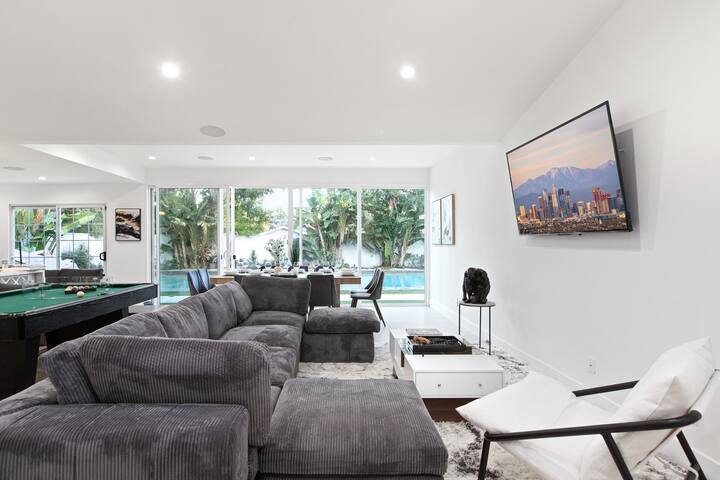 Los Angeles 4-BR Home | Pool | BBQ | Sleeps 10 gallery image 2