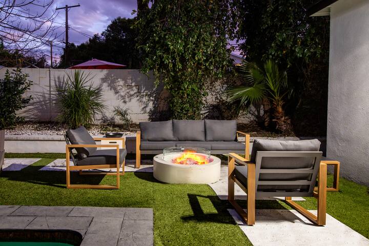 Los Angeles 4-BR Home | Pool | BBQ | Sleeps 10 gallery image 3