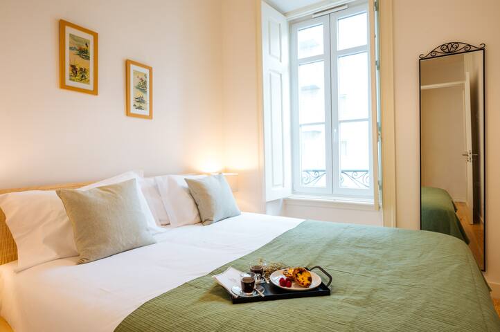 Lisbon Angel 222: Chic 3-BDR Gem – Brand New! gallery image 2