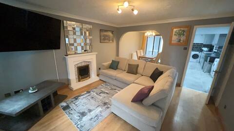 Cosy 4 bed house Stevenage