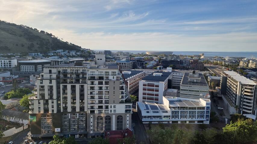 Urban 16on Bree |Central location |No loadshedding gallery image 4