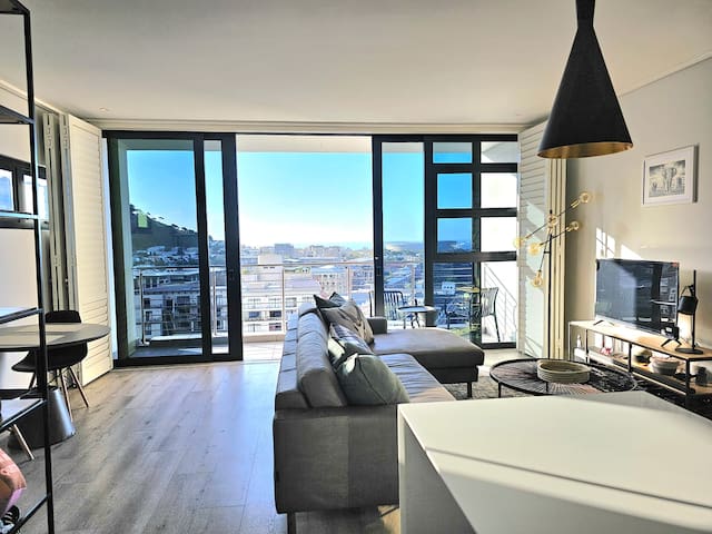 Urban 16on Bree |Central location |No loadshedding