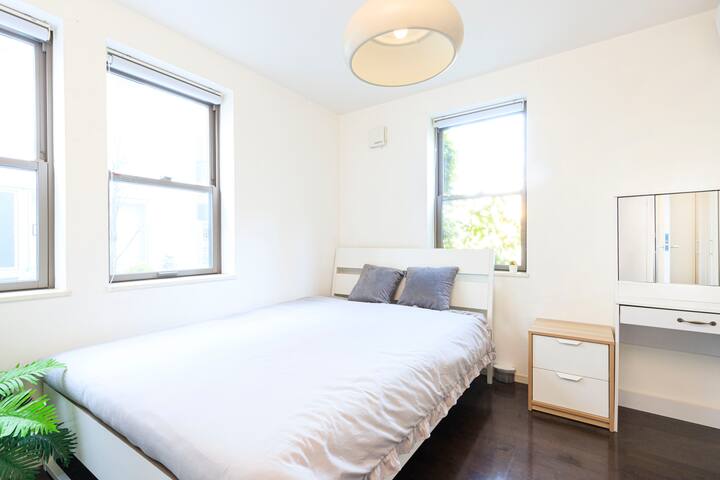 新宿/戸建/クイーンベッド4台/最大8名/ゆったり戸建丸々貸切！/B012 gallery image 4