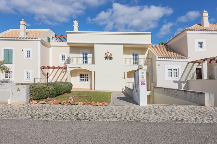 Ampla Gold managed Airbnb listing 2