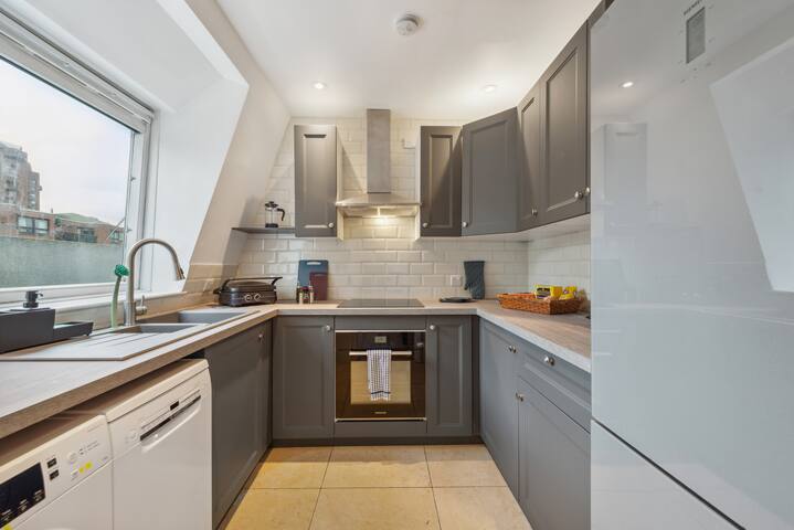 Chelsea Superior Apartment – 10 Min from Stadium gallery image 4