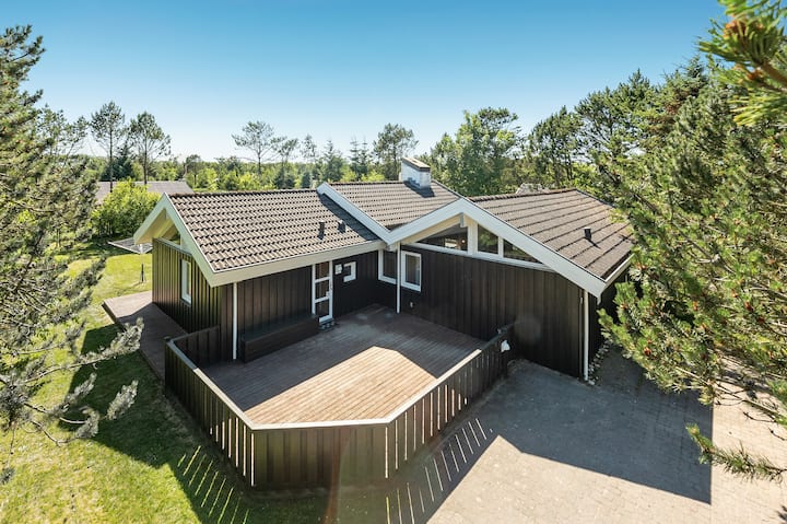Cottage with swimming pool