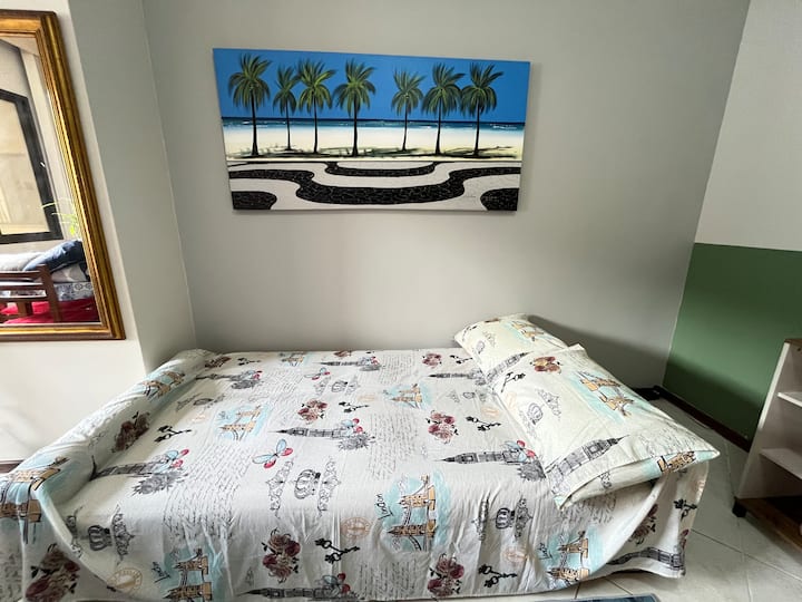 Flat Em Ipanema, Na Praça General Osório - Posto 8 - Rio de Janeiro