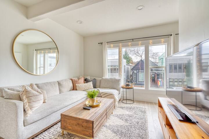 Perfect Ladd’s Addition Loft – Breweries & Bars