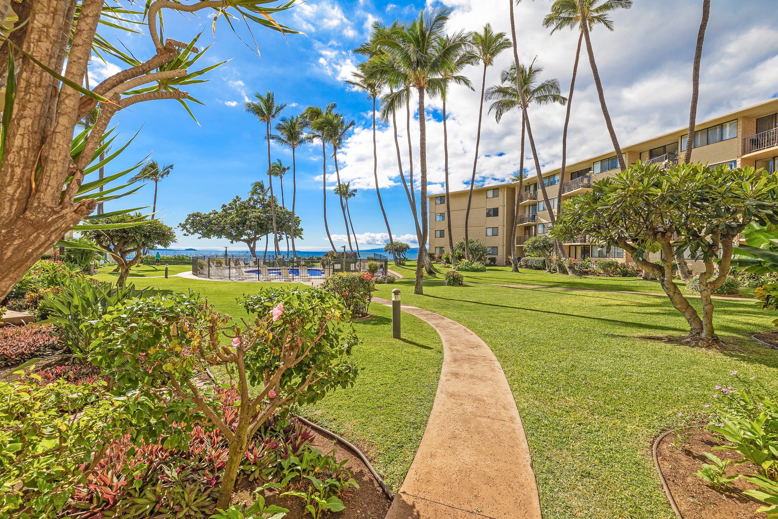 Condo in Wailuku · ★4.93 · 2 bedrooms · 3 beds · 2 private baths - Image 28