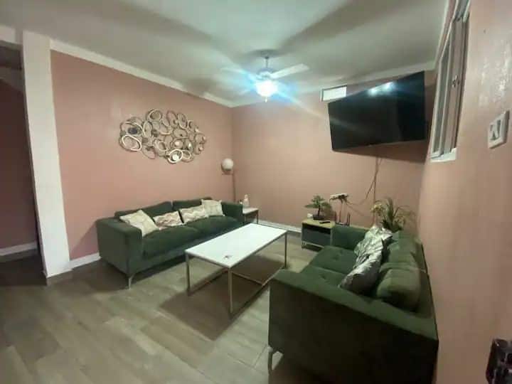 3 Bedroom Cozy Home In The City - Jalapa
