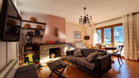 Anuncio de Airbnb popular: Vent de Port Apartment en Lleida