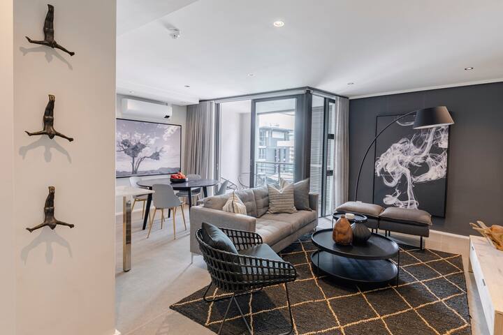 Vibrant Living in the heart of Sea Point (Apt 506)