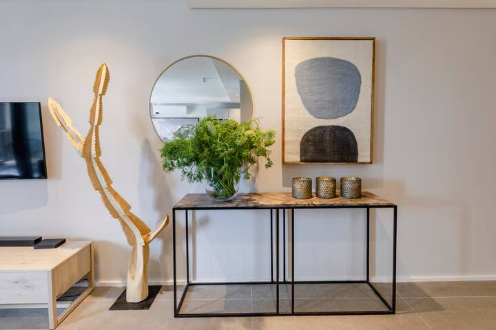 Vibrant Living in the heart of Sea Point (Apt 506) gallery image 2