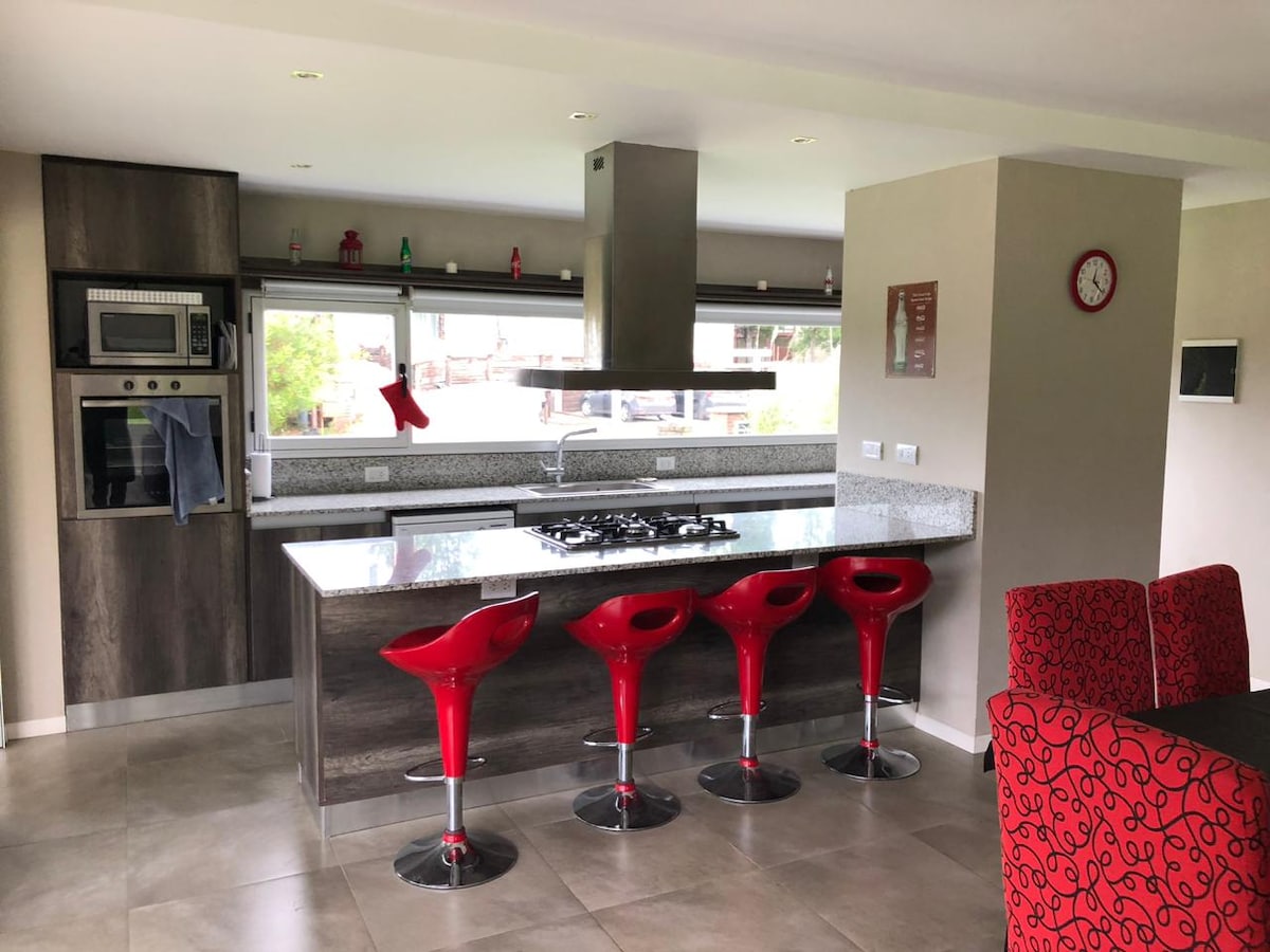 Anuncio de Airbnb popular: Great house in Costa Esmeralda en Costa Esmeralda