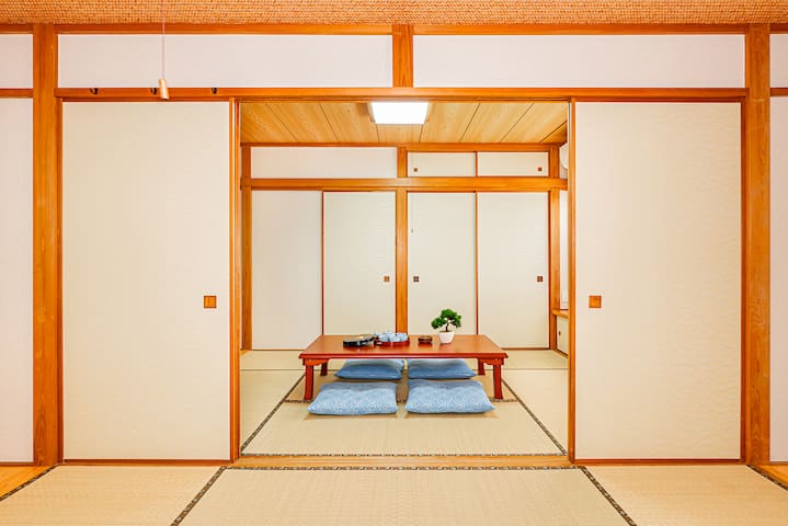 For Families, Friends, and Groups with 5 Brs.