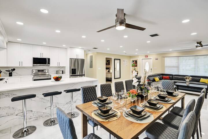 Sensational 5BR Villa Heated Pool near Hard Rock gallery image 4