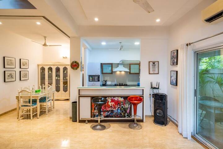 Full kitchen image 2